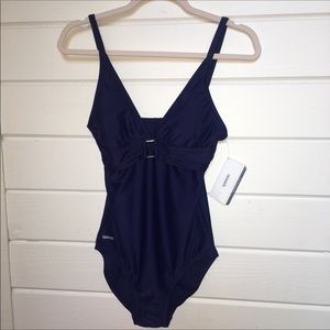 NWT Navy one-piece swimsuit by Speedo Size 8